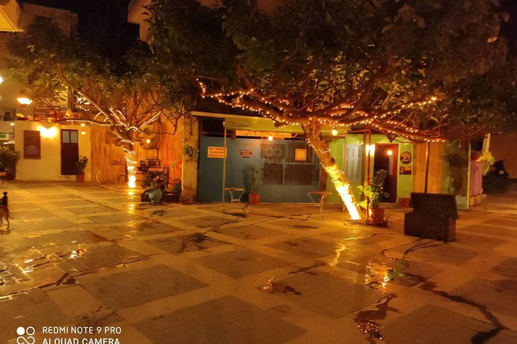 Malama'S Maisonette At The Historic Center كاندية المظهر الخارجي الصورة